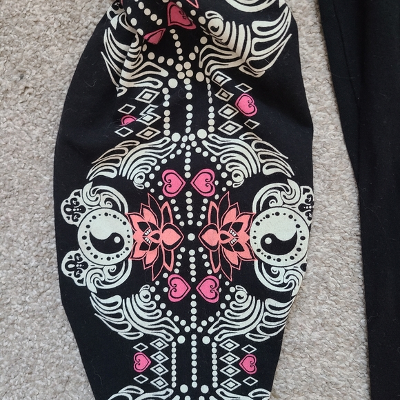 H&M Divided Black Yoga Leggings Lotus - Picture 3 of 3